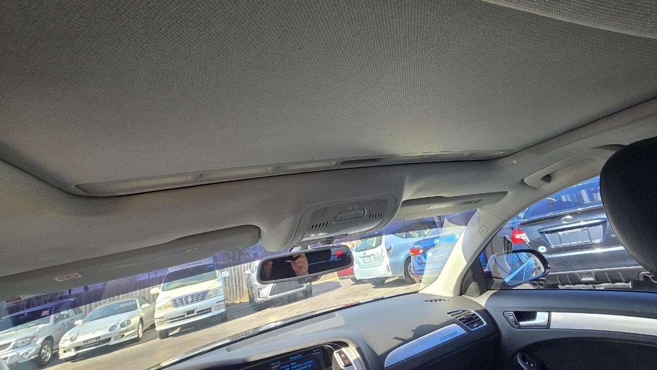 Audi A4 2.0T Sedan quattro Tiptronic 2011