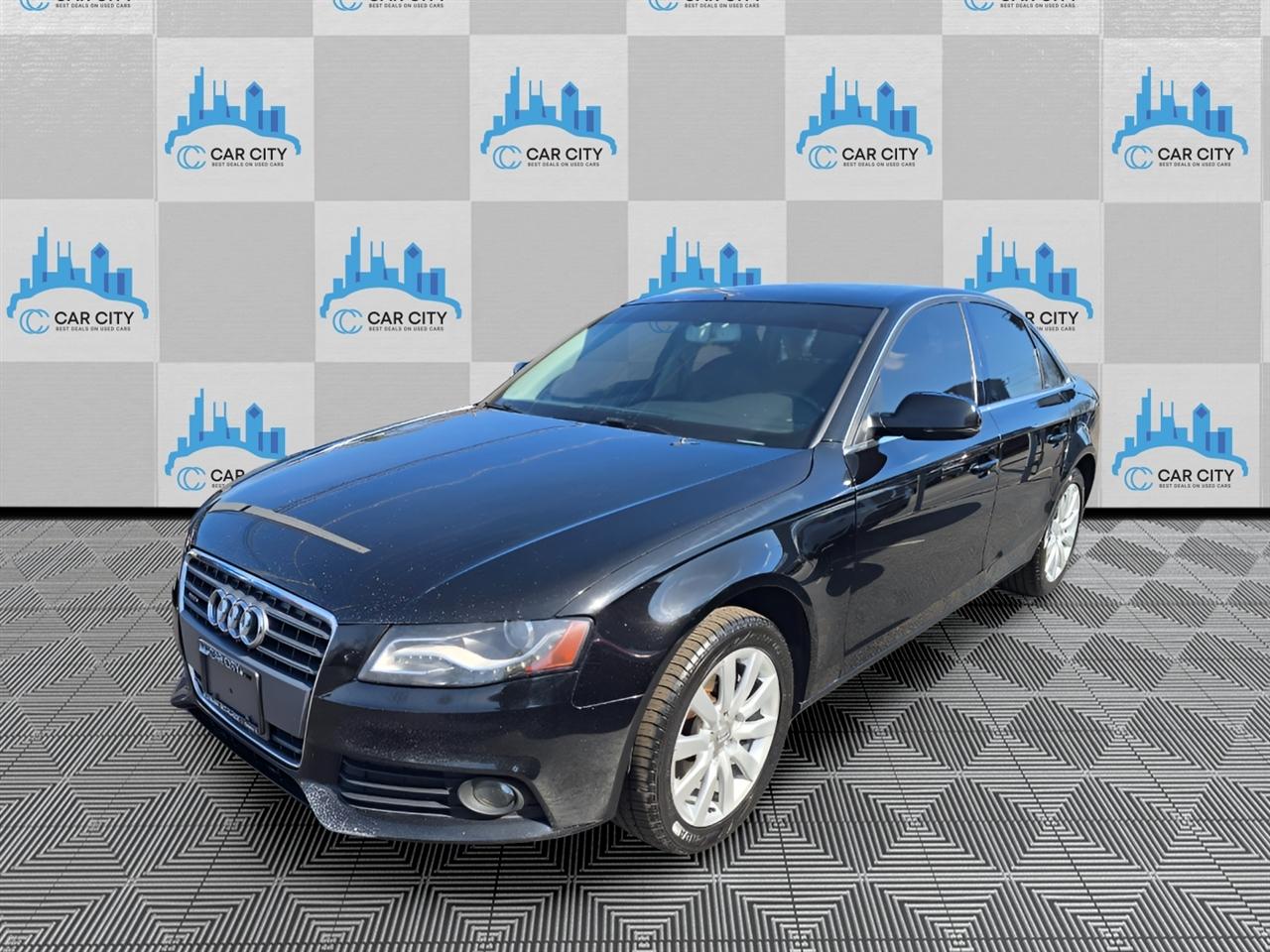 Audi A4 2.0T Sedan quattro Tiptronic 2011