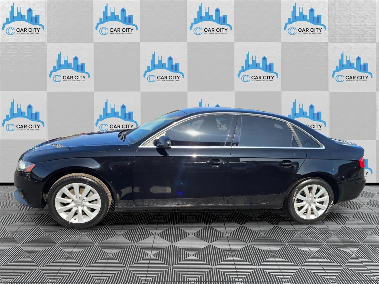 Audi A4 2.0T Sedan quattro Tiptronic 2011