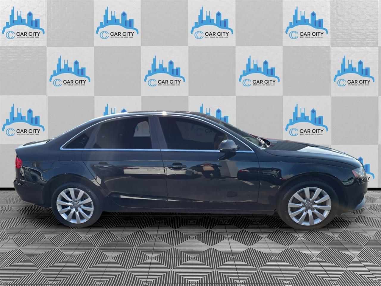 Audi A4 2.0T Sedan quattro Tiptronic 2011