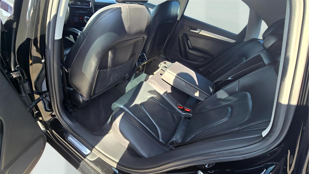 Audi A4 2.0T Sedan quattro Tiptronic 2011