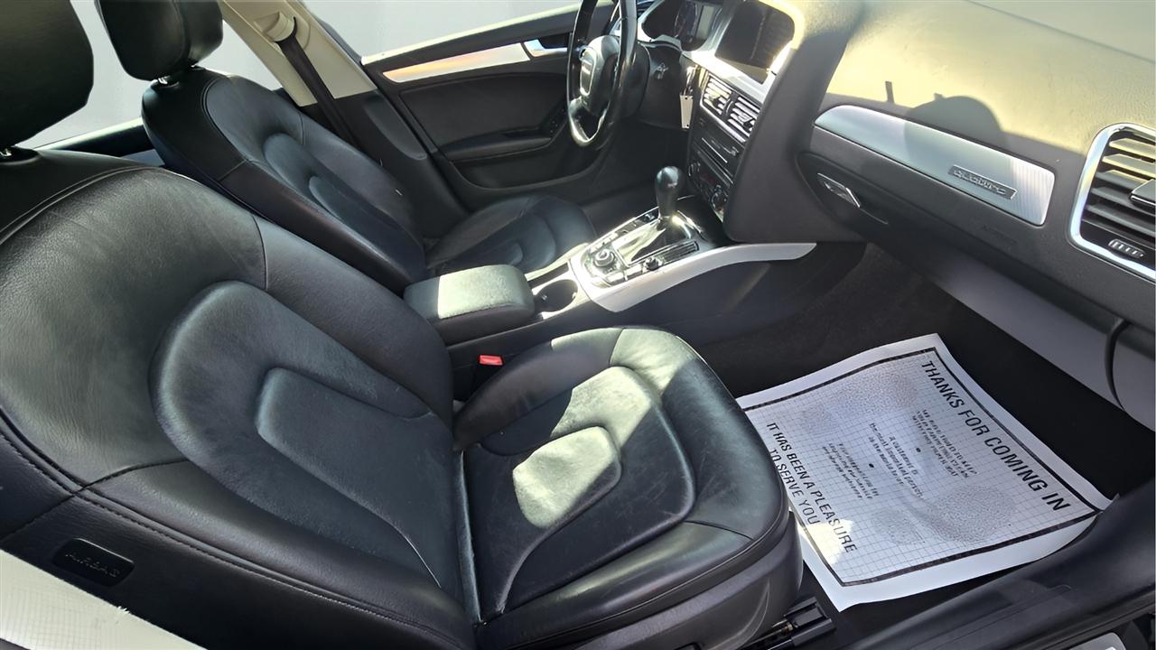 Audi A4 2.0T Sedan quattro Tiptronic 2011