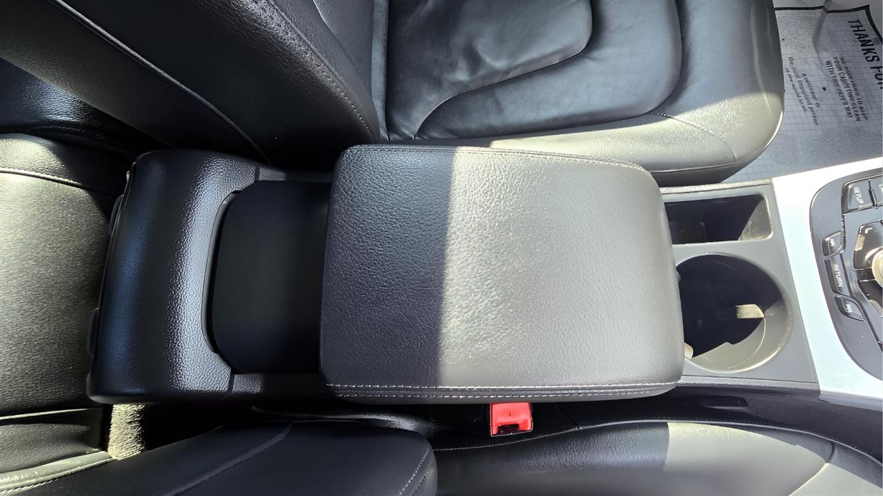 Audi A4 2.0T Sedan quattro Tiptronic 2011