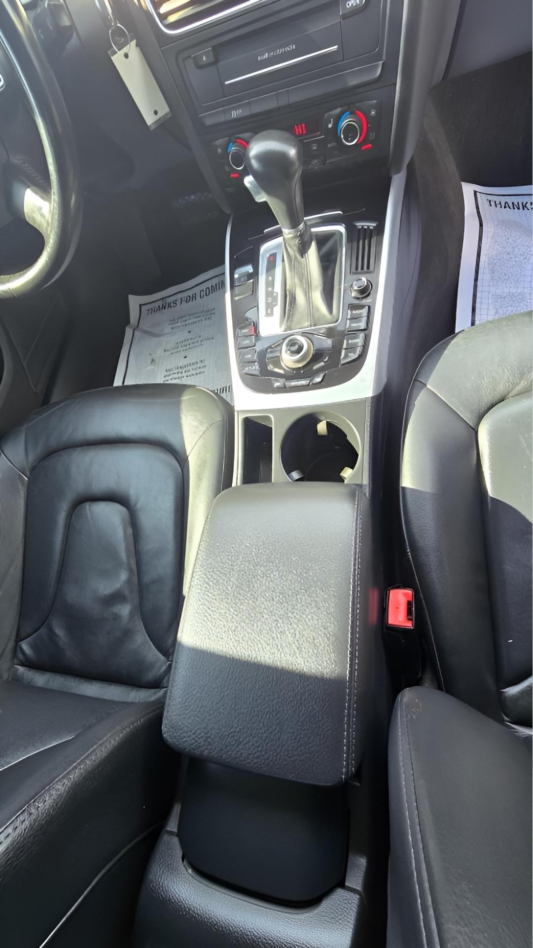 Audi A4 2.0T Sedan quattro Tiptronic 2011