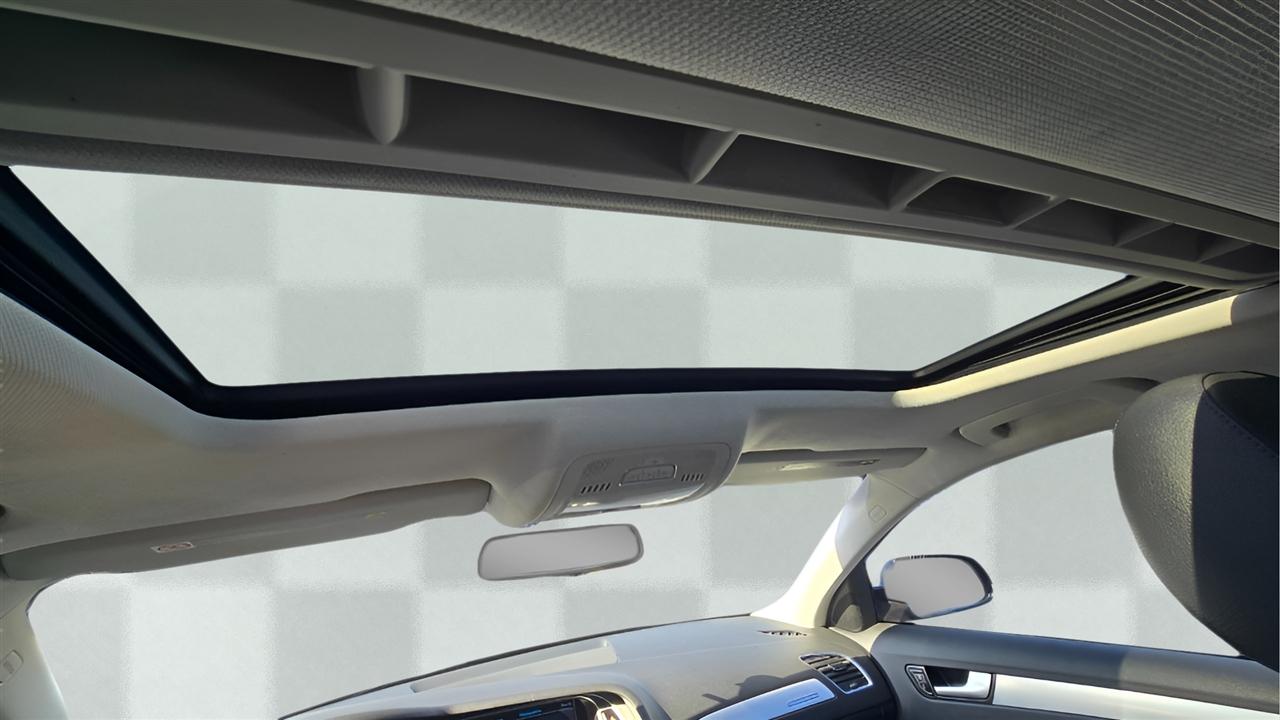 Audi A4 2.0T Sedan quattro Tiptronic 2011