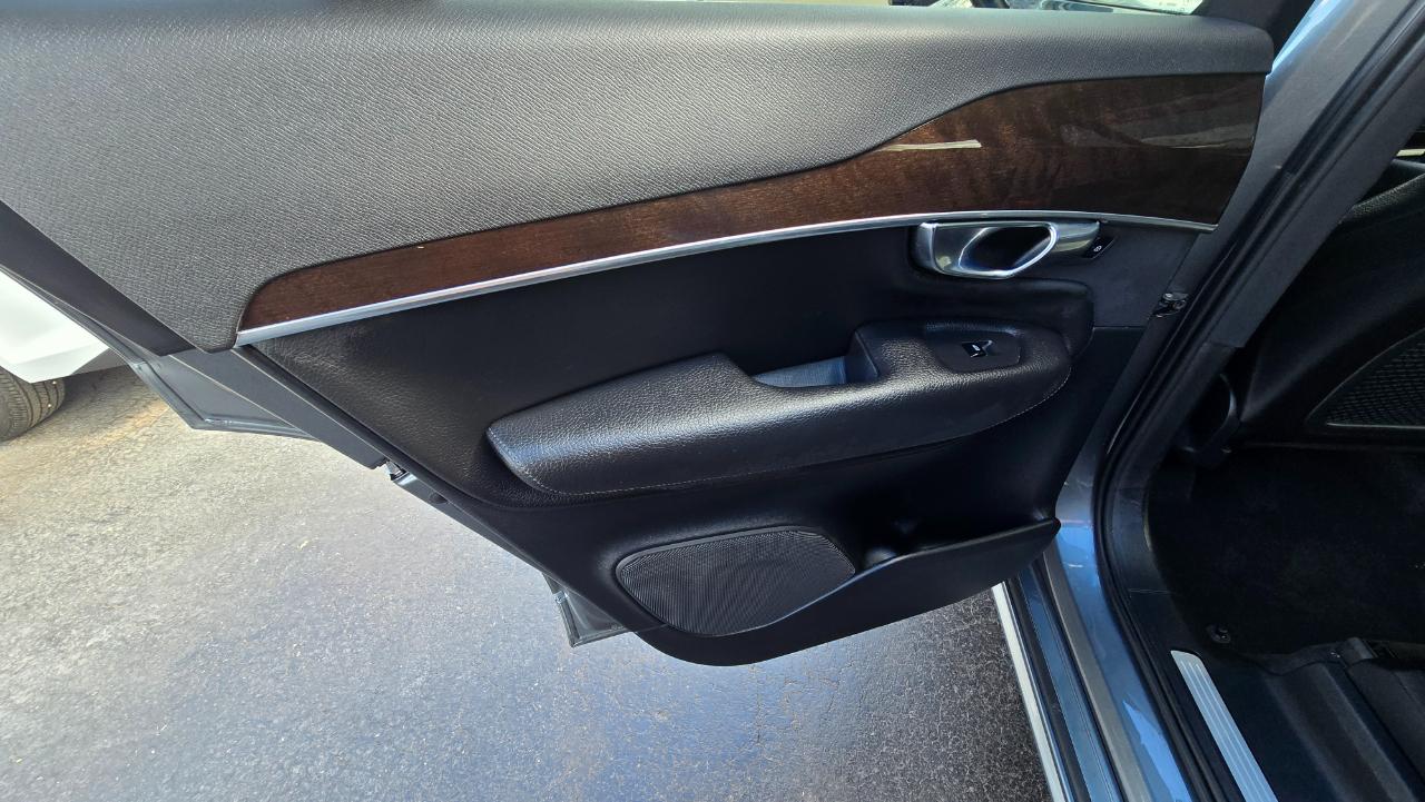 Volvo XC90 T6 Momentum AWD 2019