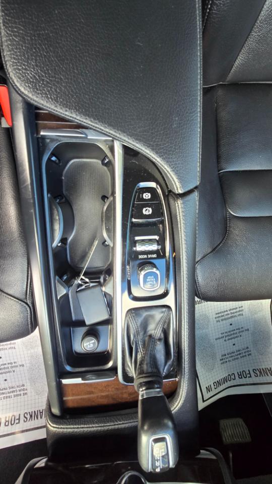 Volvo XC90 T6 Momentum AWD 2019