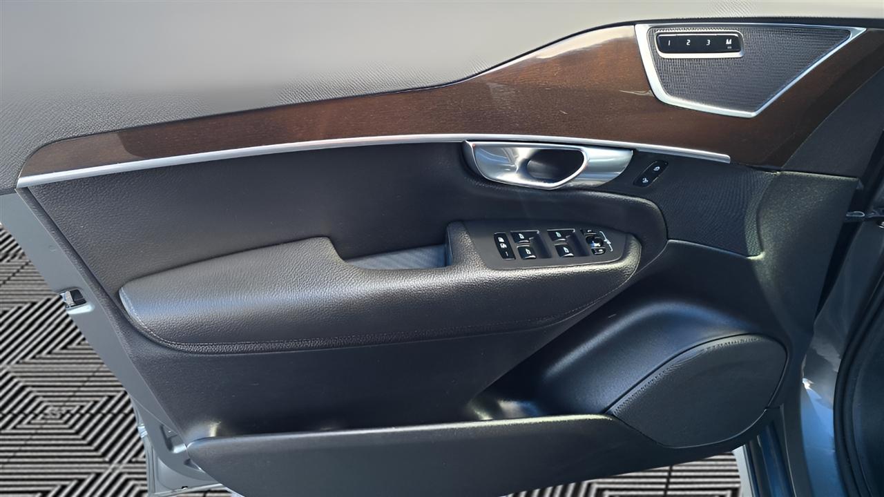 Volvo XC90 T6 Momentum AWD 2019