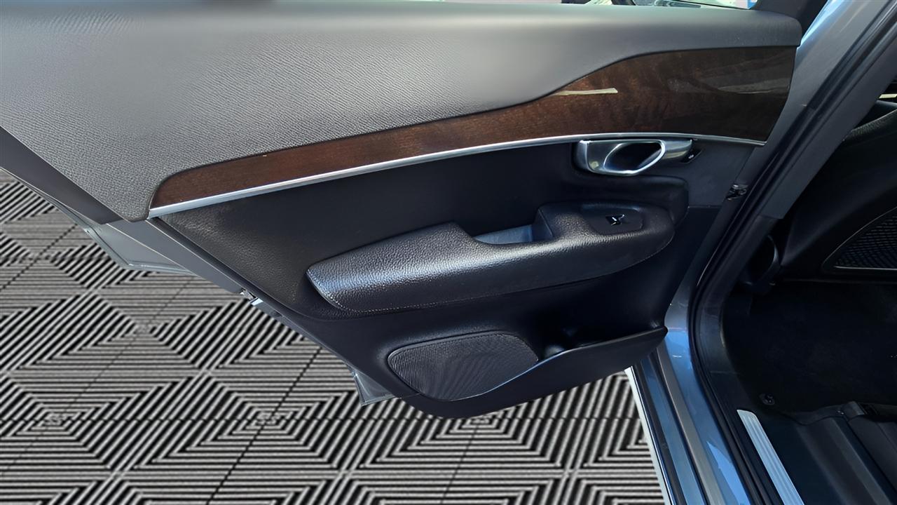 Volvo XC90 T6 Momentum AWD 2019