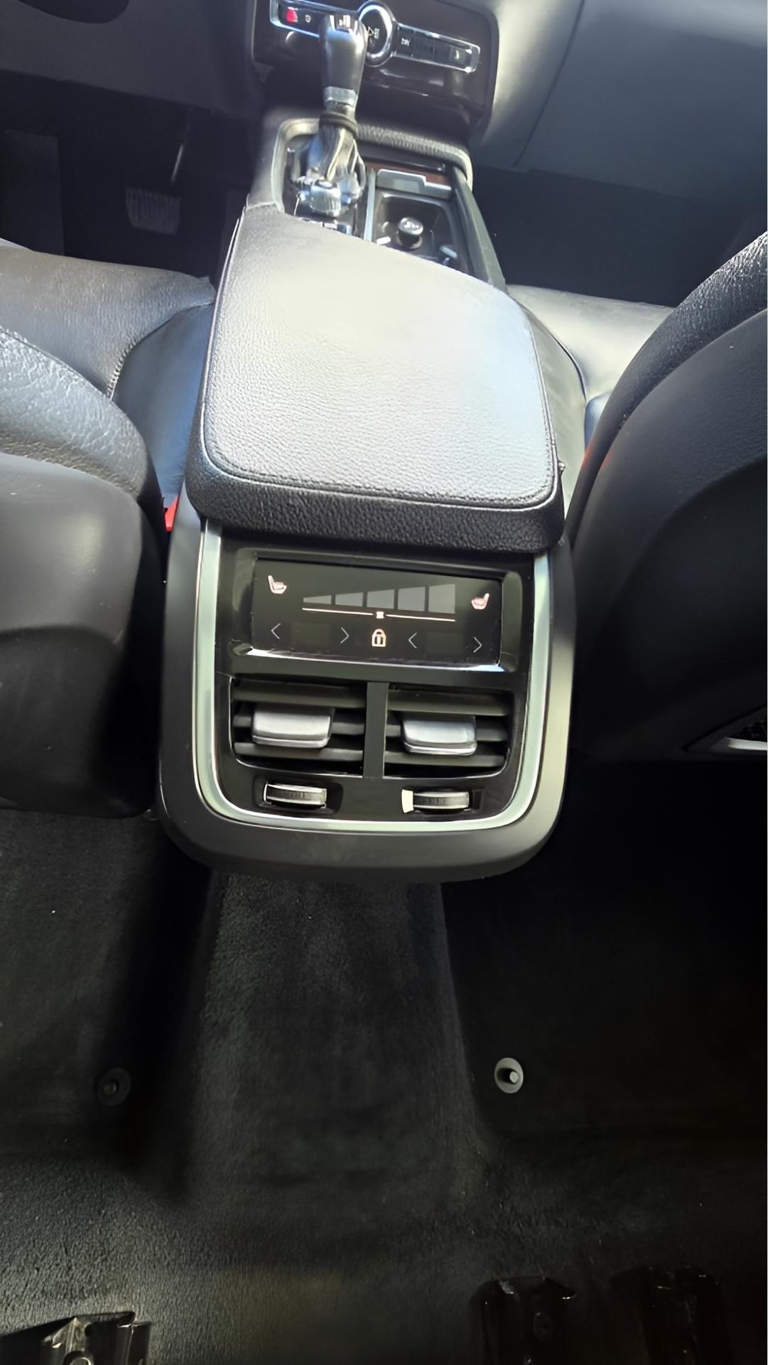 Volvo XC90 T6 Momentum AWD 2019