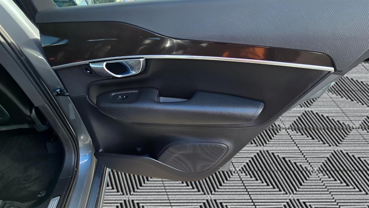 Volvo XC90 T6 Momentum AWD 2019