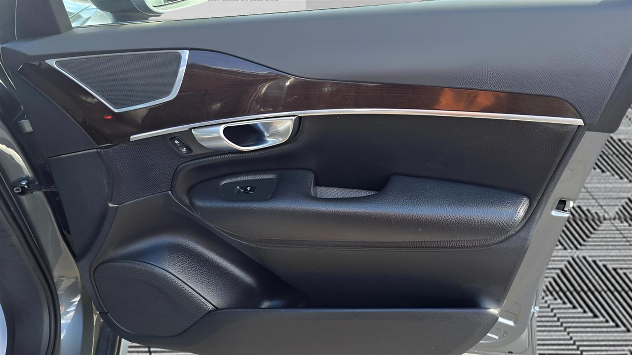 Volvo XC90 T6 Momentum AWD 2019