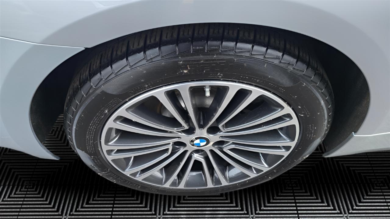 BMW 5-Series 530i xDrive 2018