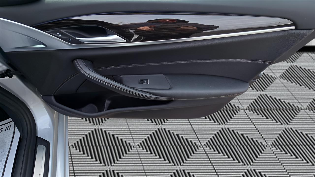 BMW 5-Series 530i xDrive 2018