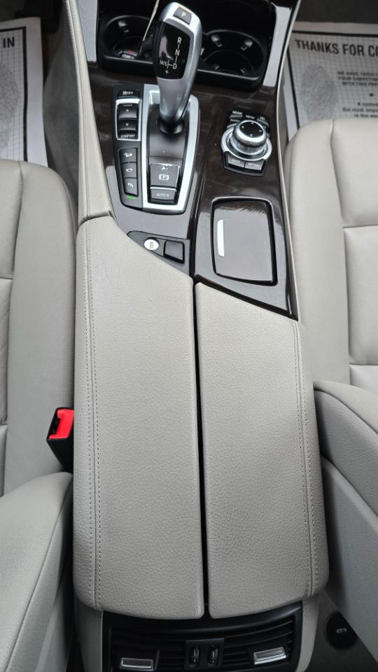 BMW 5-Series 535i xDrive 2013