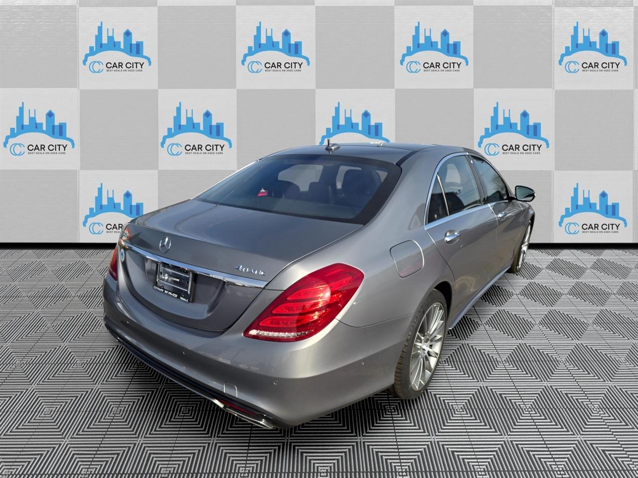 Mercedes-Benz S-Class S550 4MATIC 2015