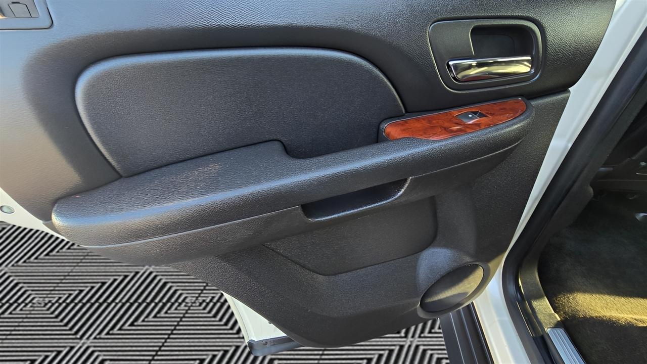 Chevrolet Tahoe LTZ 4WD 2013