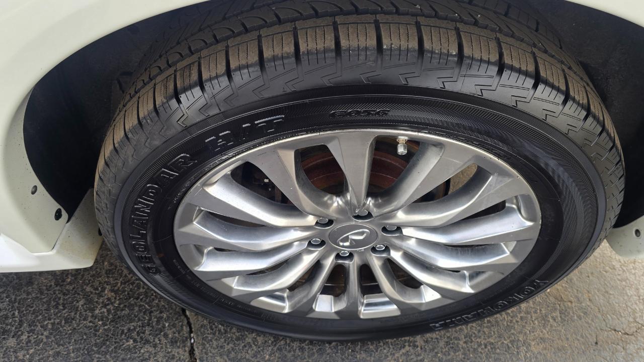 Infiniti QX80 4WD 2015