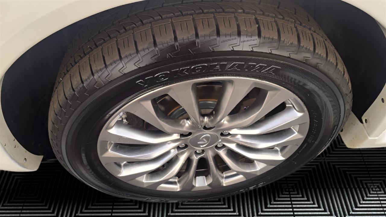 Infiniti QX80 4WD 2015