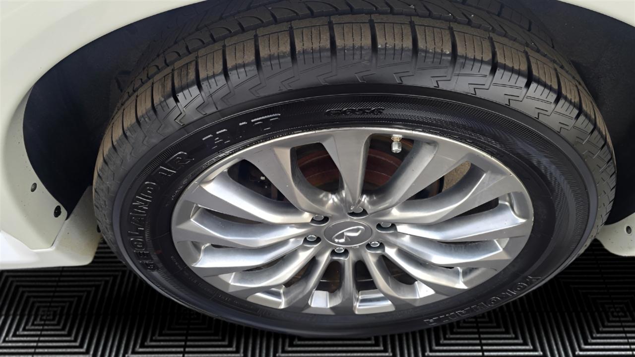 Infiniti QX80 4WD 2015