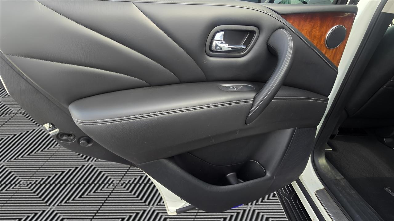 Infiniti QX80 4WD 2015