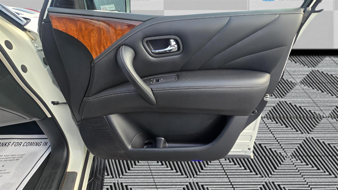 Infiniti QX80 4WD 2015