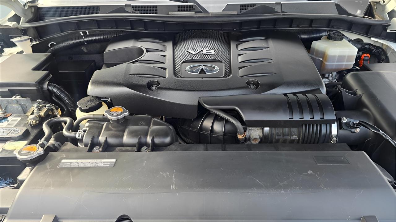 Infiniti QX80 4WD 2015