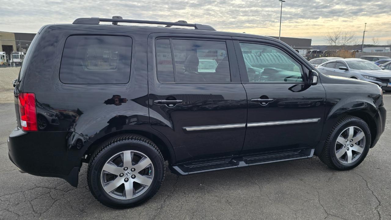 Honda Pilot Touring 4WD 5-Spd AT with DVD 2013