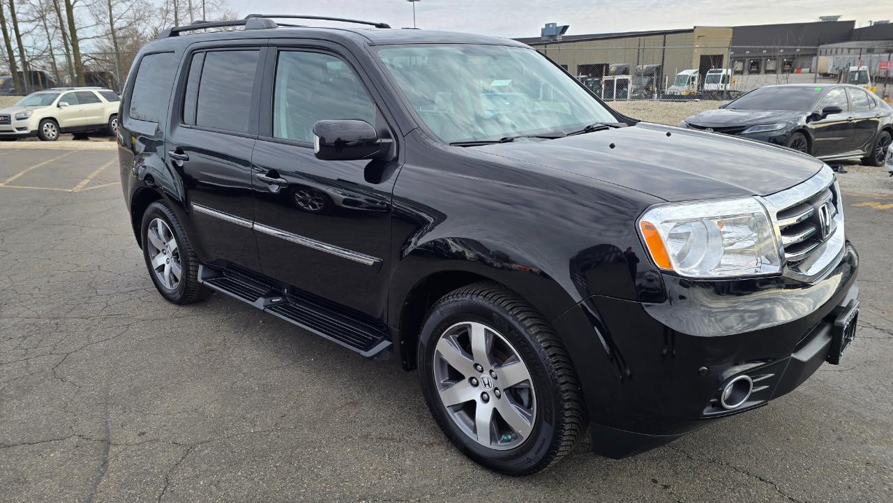 Honda Pilot Touring 4WD 5-Spd AT with DVD 2013