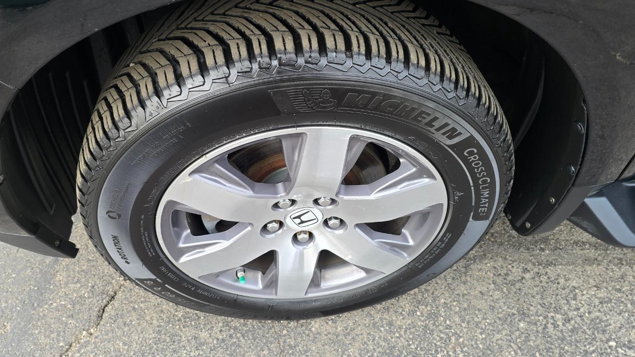 Honda Pilot Touring 4WD 5-Spd AT with DVD 2013