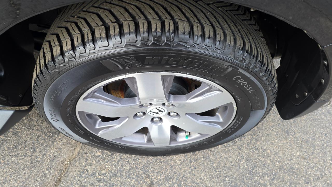 Honda Pilot Touring 4WD 5-Spd AT with DVD 2013