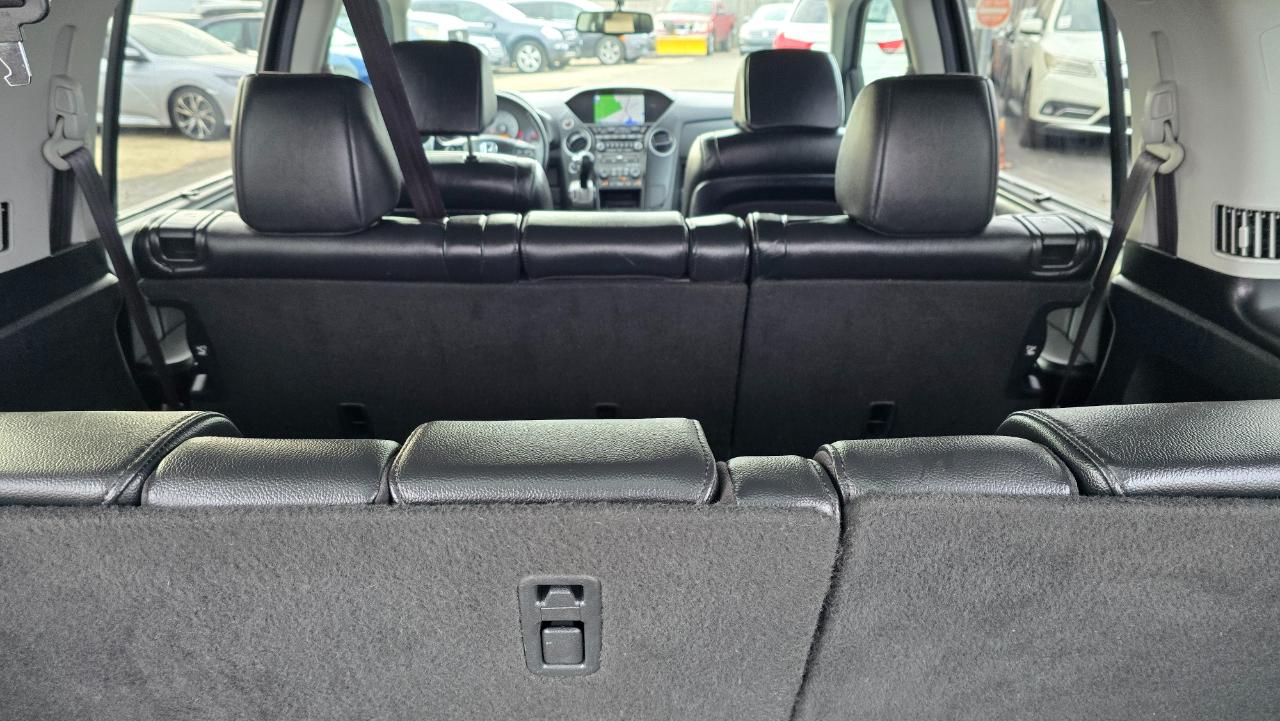 Honda Pilot Touring 4WD 5-Spd AT with DVD 2013