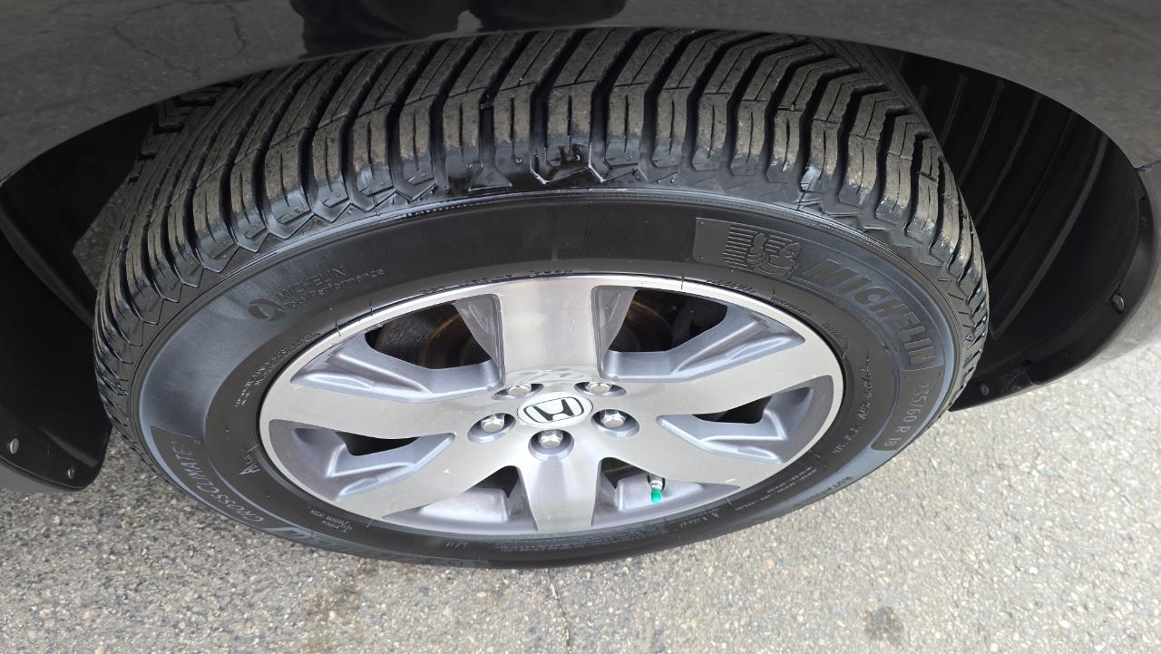 Honda Pilot Touring 4WD 5-Spd AT with DVD 2013