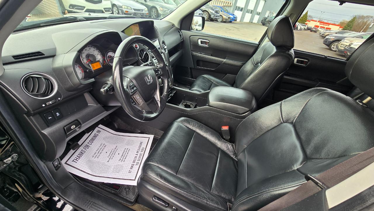 Honda Pilot Touring 4WD 5-Spd AT with DVD 2013