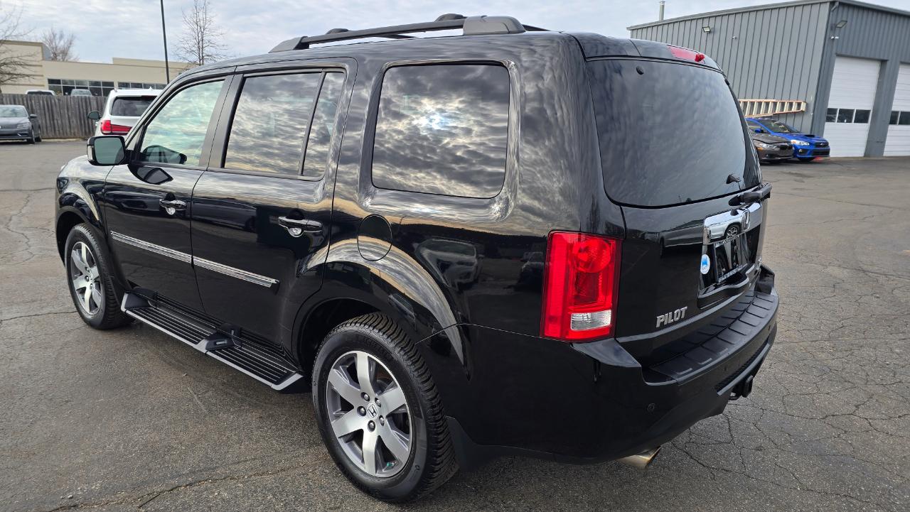 Honda Pilot Touring 4WD 5-Spd AT with DVD 2013