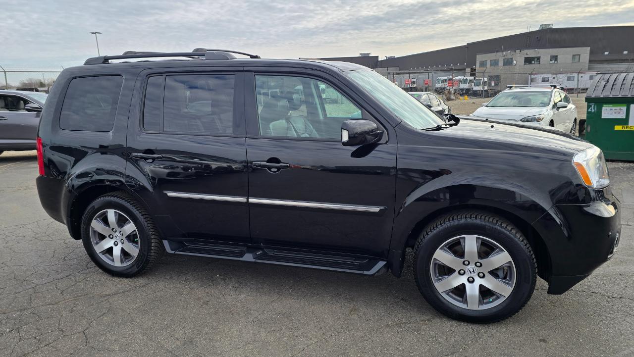 Honda Pilot Touring 4WD 5-Spd AT with DVD 2013