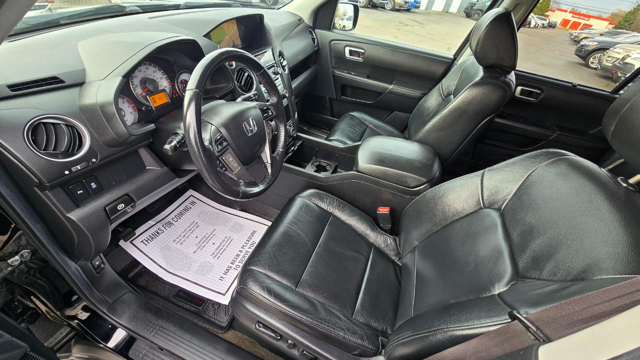 Honda Pilot Touring 4WD 5-Spd AT with DVD 2013