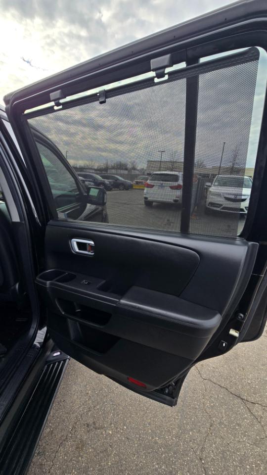 Honda Pilot Touring 4WD 5-Spd AT with DVD 2013