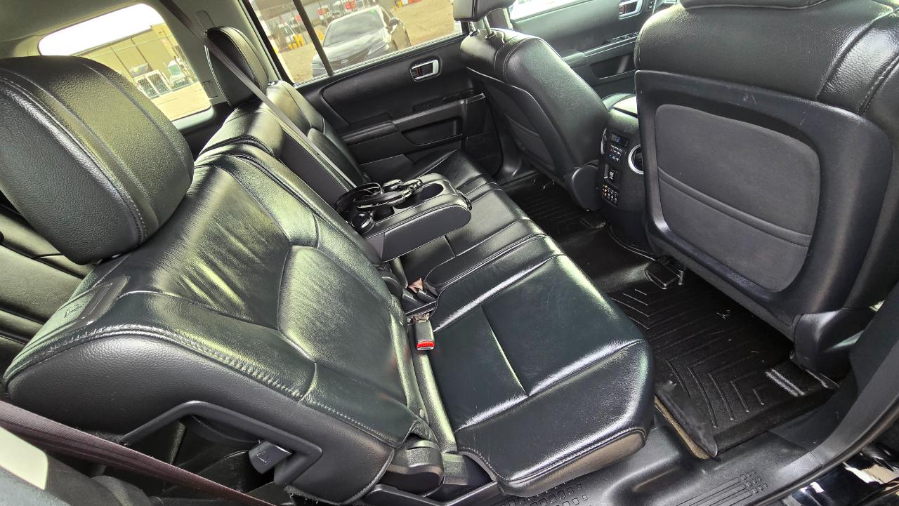 Honda Pilot Touring 4WD 5-Spd AT with DVD 2013