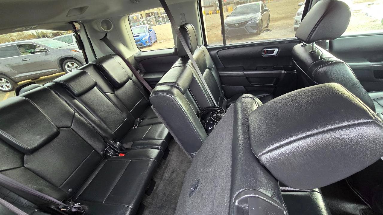 Honda Pilot Touring 4WD 5-Spd AT with DVD 2013