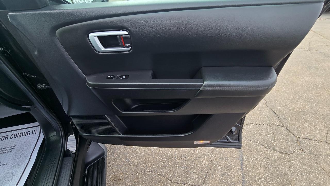 Honda Pilot Touring 4WD 5-Spd AT with DVD 2013