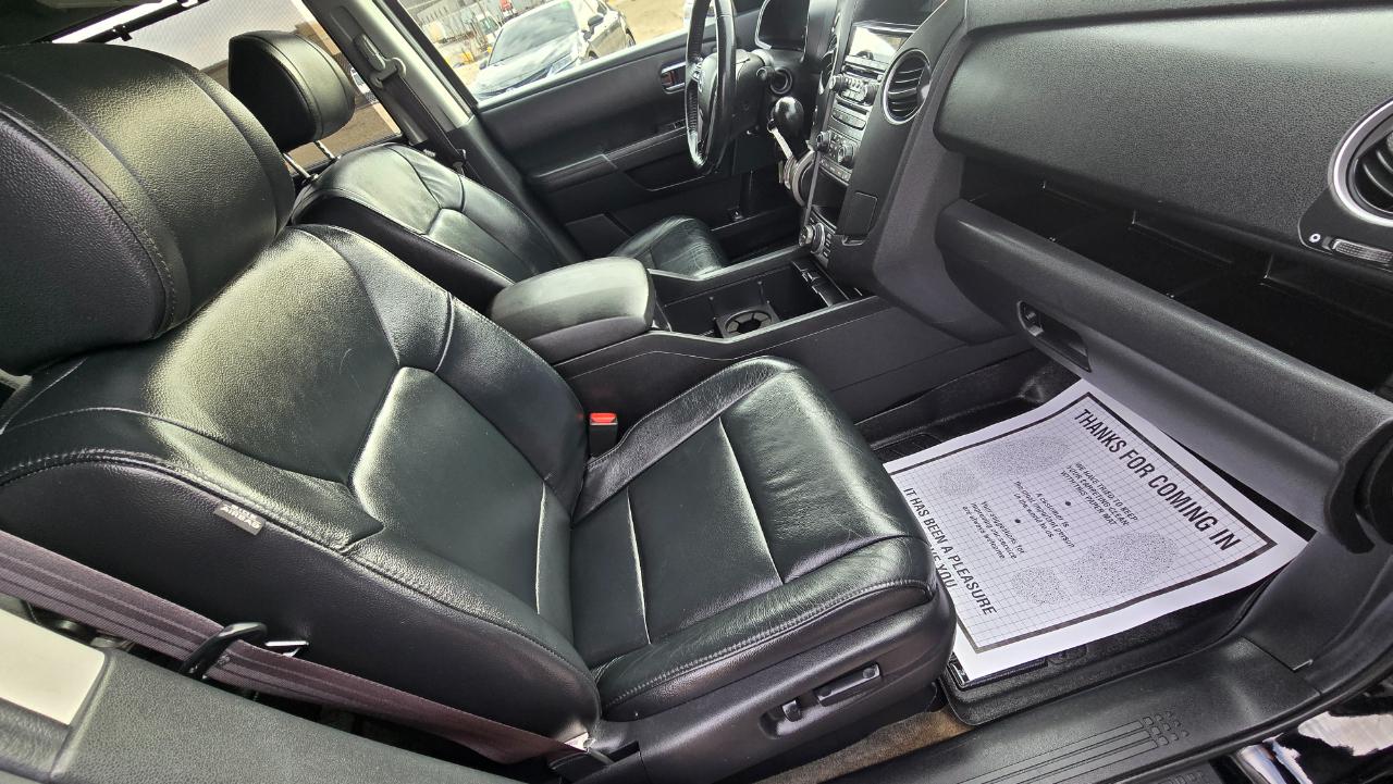 Honda Pilot Touring 4WD 5-Spd AT with DVD 2013