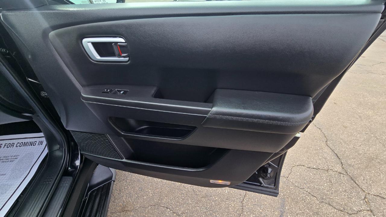 Honda Pilot Touring 4WD 5-Spd AT with DVD 2013