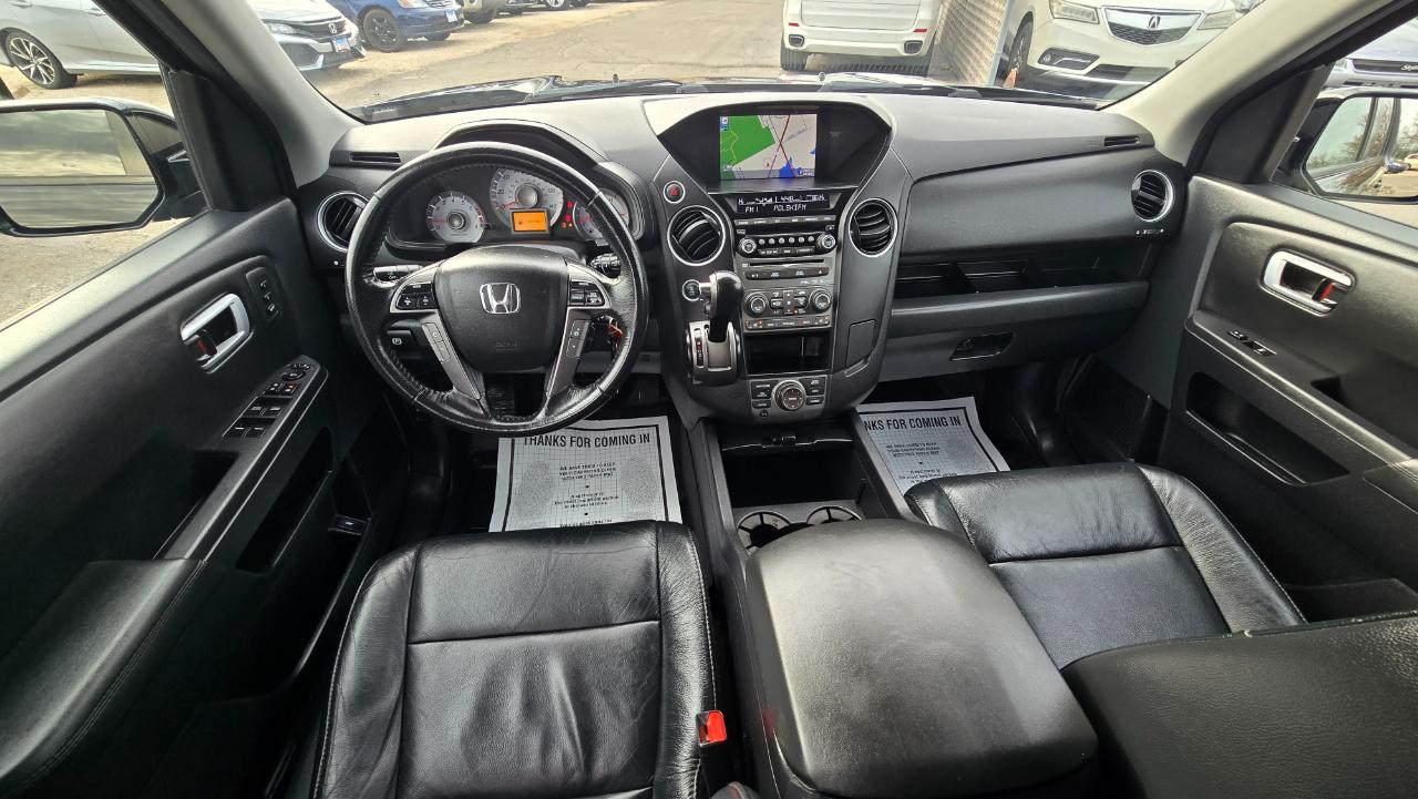 Honda Pilot Touring 4WD 5-Spd AT with DVD 2013
