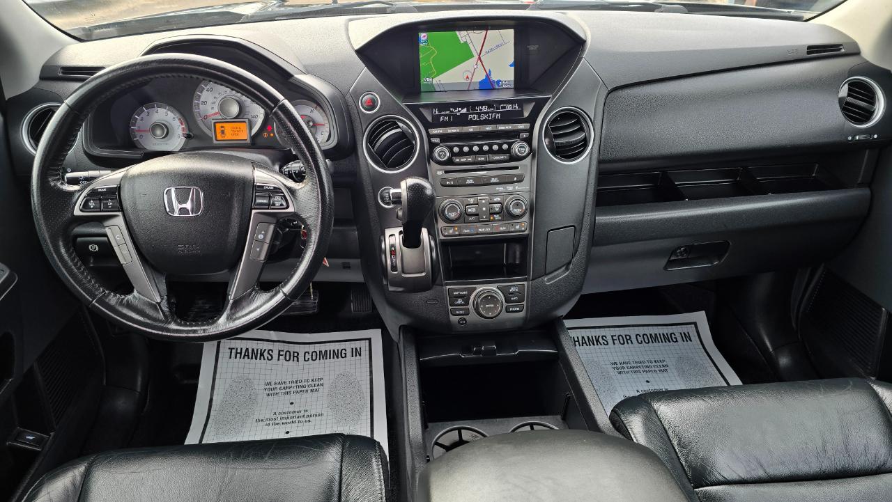 Honda Pilot Touring 4WD 5-Spd AT with DVD 2013