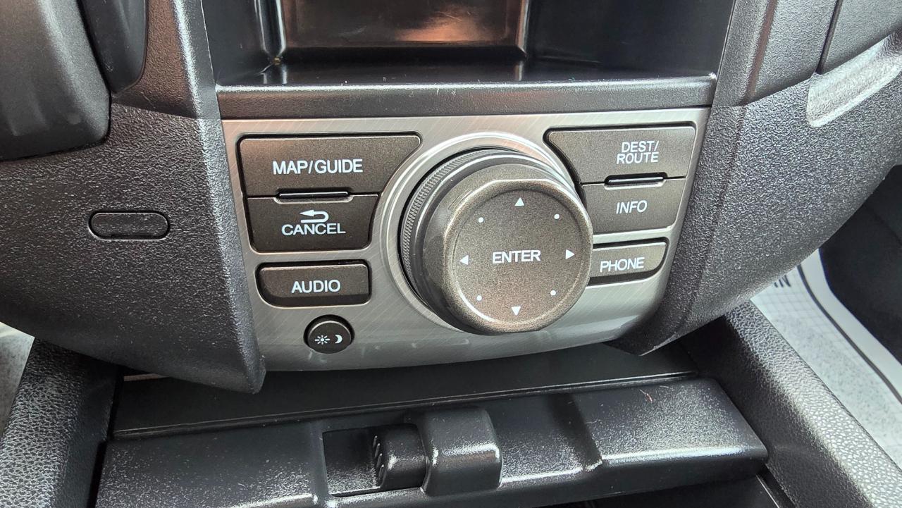 Honda Pilot Touring 4WD 5-Spd AT with DVD 2013