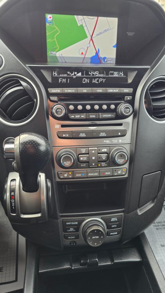 Honda Pilot Touring 4WD 5-Spd AT with DVD 2013