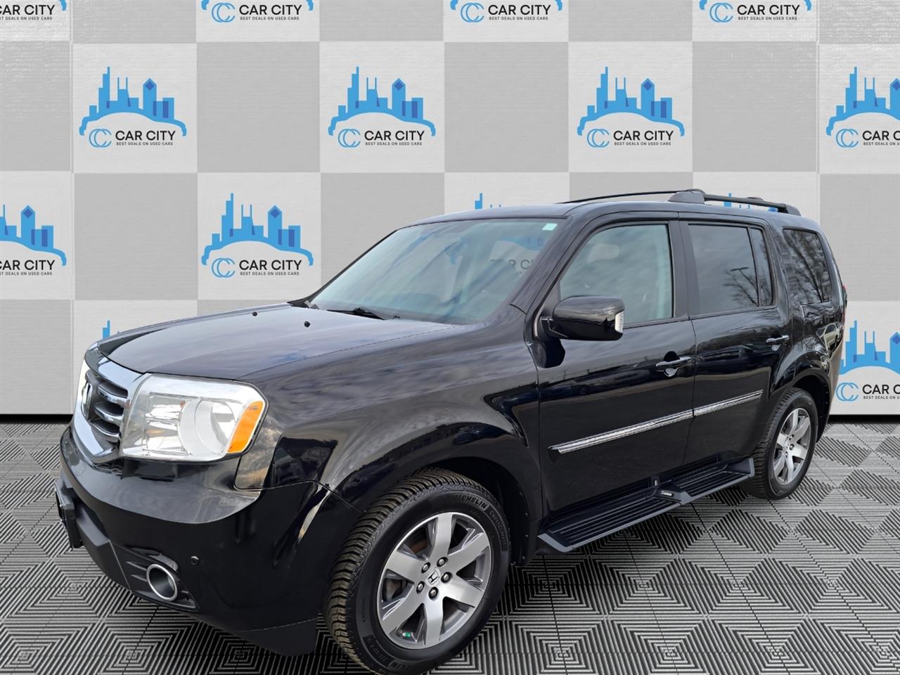Honda Pilot Touring 4WD 5-Spd AT with DVD 2013