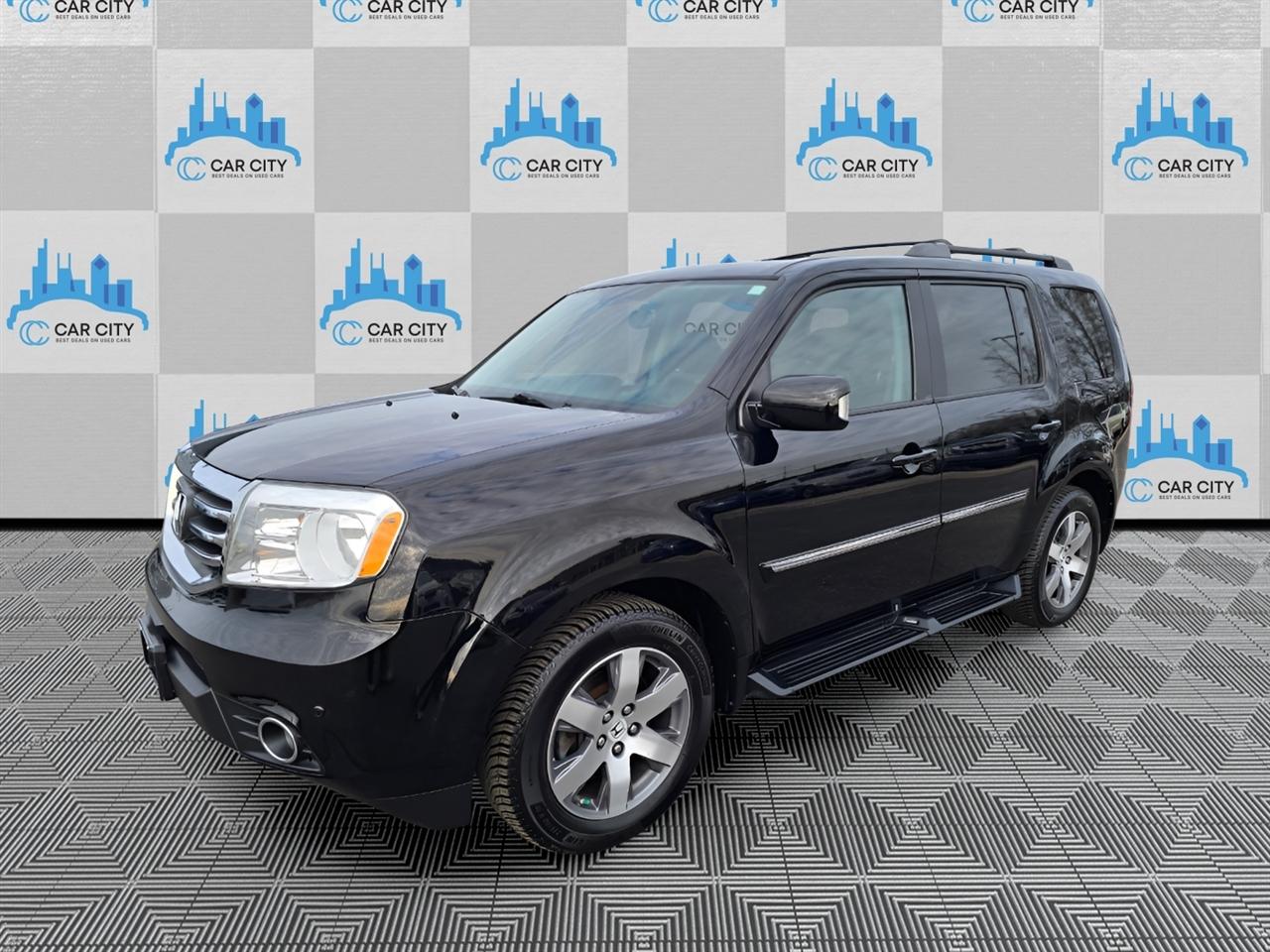 Honda Pilot Touring 4WD 5-Spd AT with DVD 2013