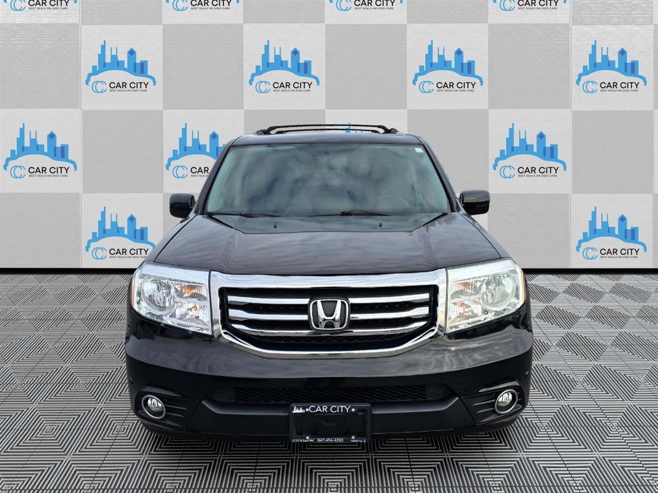 Honda Pilot Touring 4WD 5-Spd AT with DVD 2013